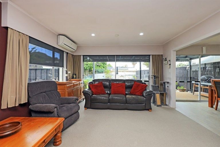 Photo of property in 17 Surrey Street, Taradale, Napier, 4112