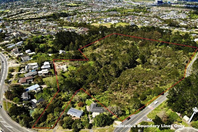 Photo of property in 9 Lonely Track Road, Fairview Heights, Auckland, 0630