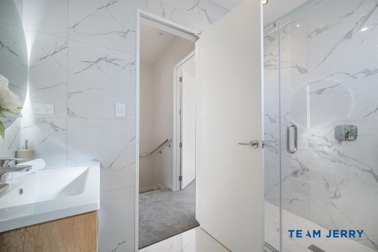 Photo of property in 5 Tieke Lane, Kenepuru, Porirua, 5022