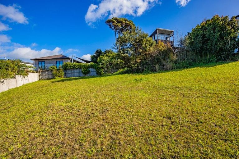 Photo of property in 5 Graceview Way, West Harbour, Auckland, 0618