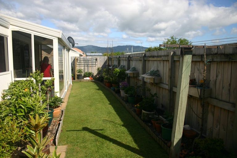Photo of property in 2/32 Park Road, Glenfield, Auckland, 0629