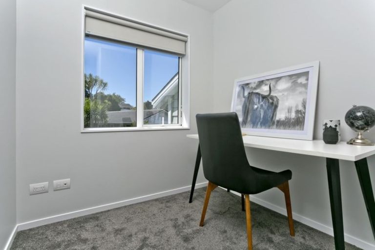 Photo of property in 29a Normanton Street, Glenfield, Auckland, 0629