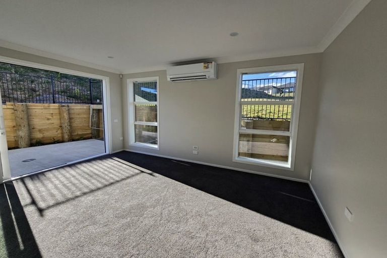Photo of property in 6a Te Arapito Close, Aotea, Porirua, 5024