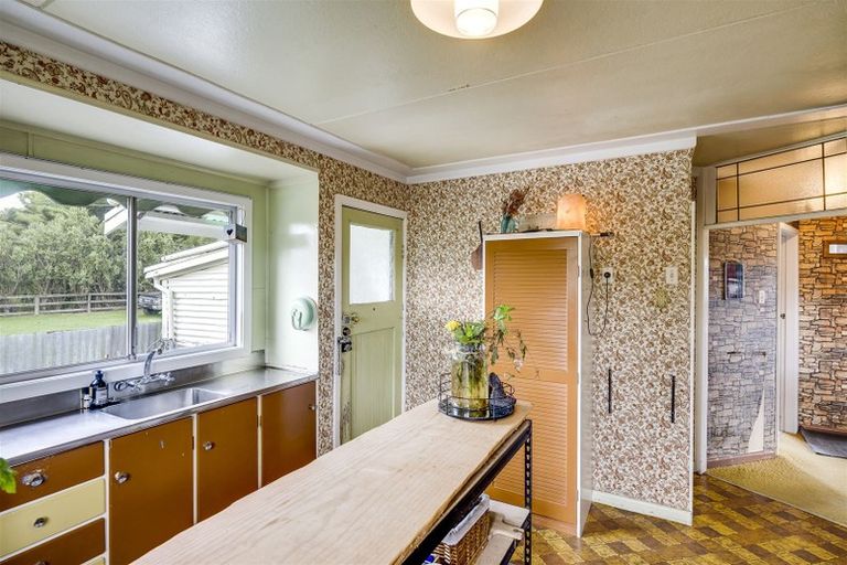 Photo of property in 155 School Road, Clive, 4102