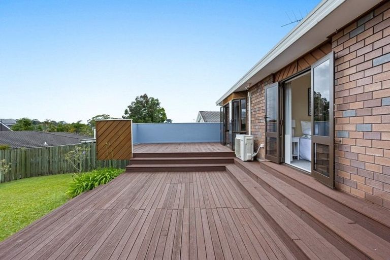 Photo of property in 22 Petrel Place, Massey, Auckland, 0614