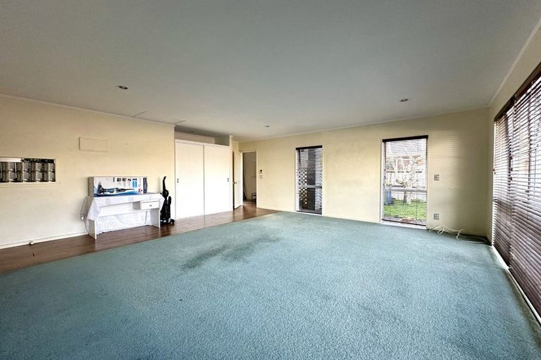 Photo of property in 22 Millstream Drive, Henderson, Auckland, 0610