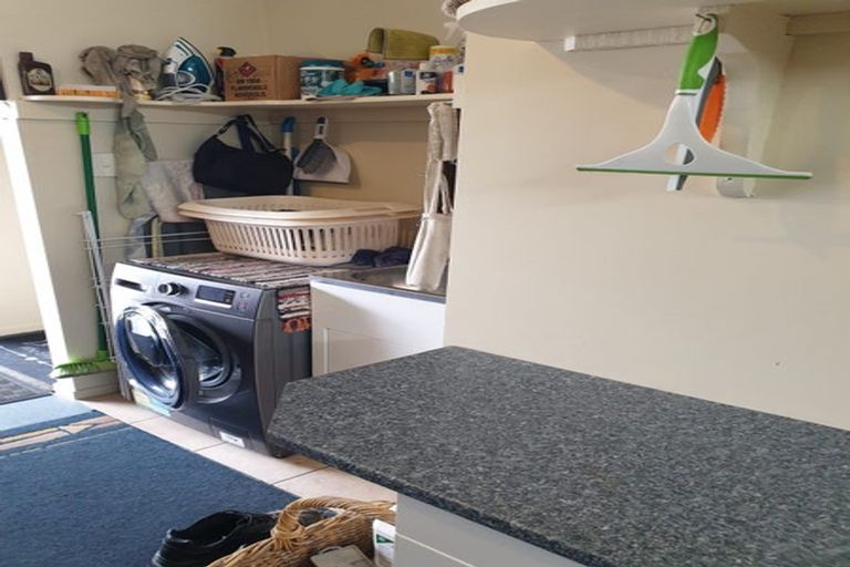 Photo of property in 58 York Street, Picton, 7220