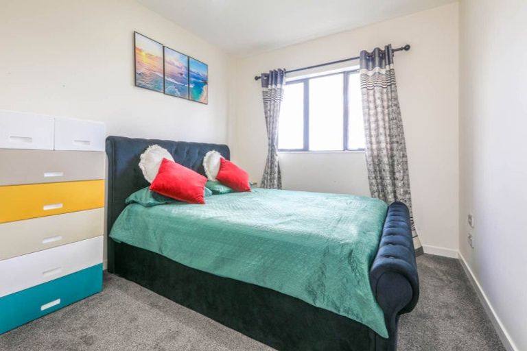 Photo of property in 16 Rosarina Lane, Takanini, 2112