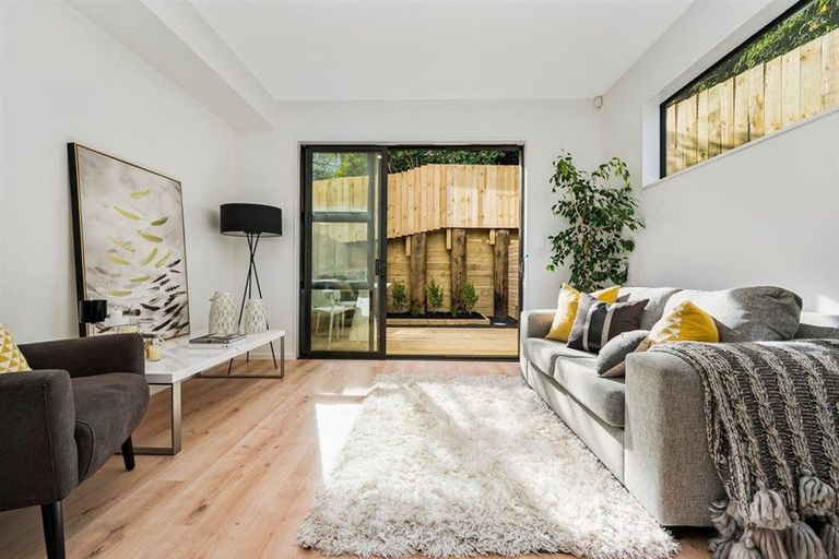 Photo of property in 3/22 Takapu Street, Henderson, Auckland, 0612