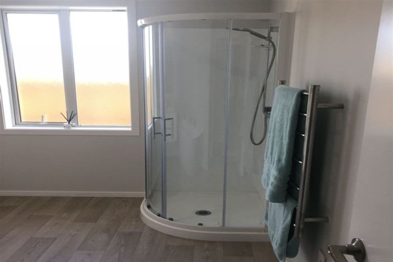 Photo of property in 20 Tarata Grove, Lansdowne, Masterton, 5810