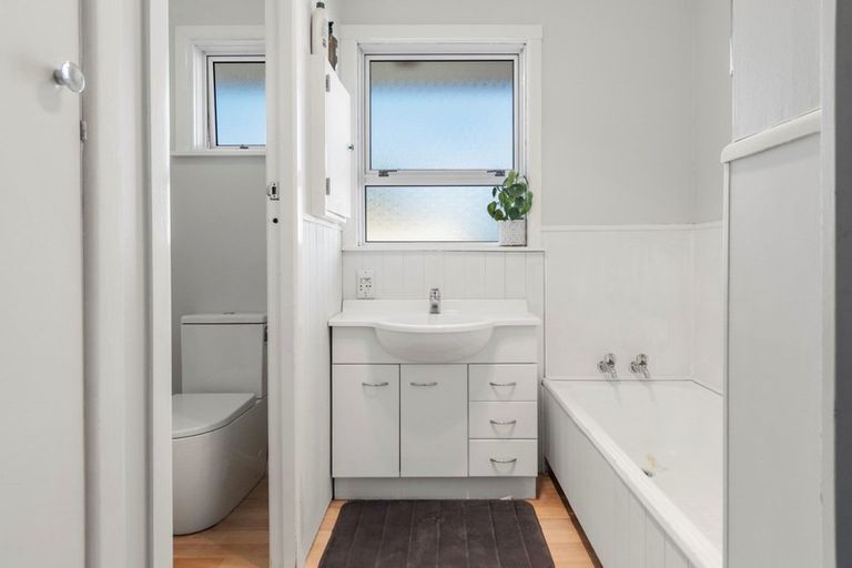 Photo of property in 18 Short Street, Otumoetai, Tauranga, 3110