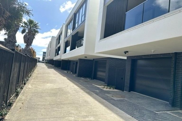 Photo of property in 2/45 Anzac Street, Takapuna, Auckland, 0622
