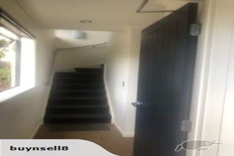 Photo of property in 111 Roberta Crescent, Orewa, 0931