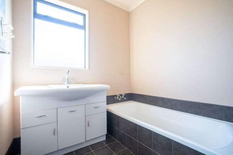 Photo of property in 954 Tremaine Avenue, Roslyn, Palmerston North, 4414