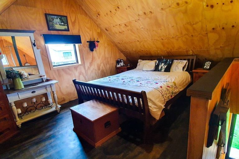 Photo of property in 160 Te Mahoe Road, Mokau, 4376