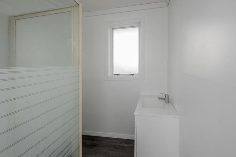 Photo of property in 12 Stuckey Street, Levin, 5510