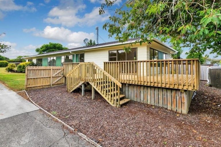 Photo of property in 12 Cemetery Road, Waiuku, 2123