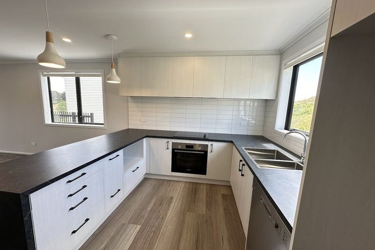Photo of property in 30 Bee Lane, Whitby, Porirua, 5024