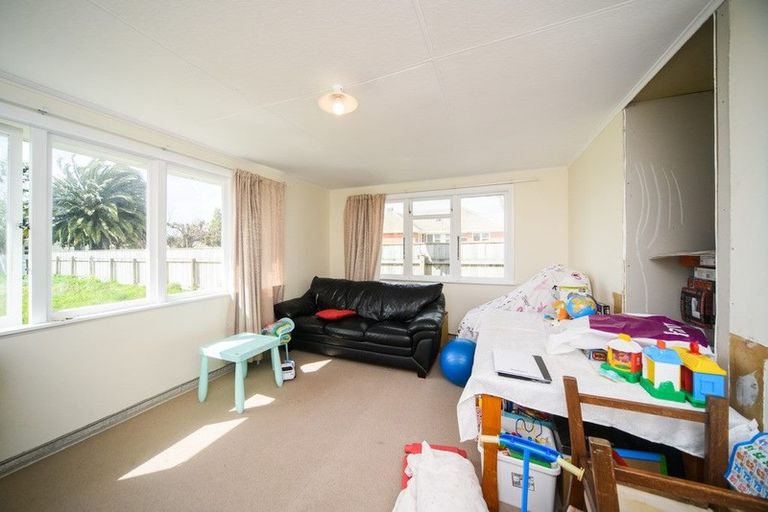 Photo of property in 34 Crewe Crescent, Hokowhitu, Palmerston North, 4410