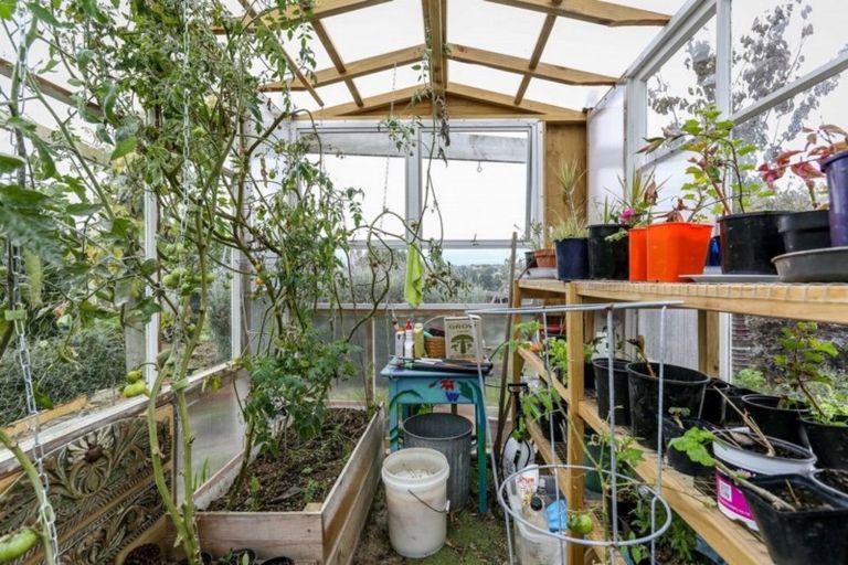 Photo of property in 37 Belair Avenue, Blagdon, New Plymouth, 4310