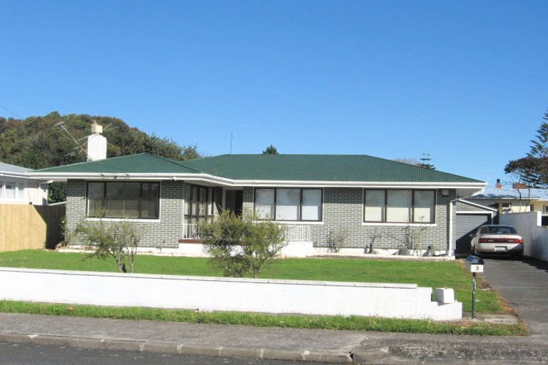 Photo of property in 3 Balfour Road, Manurewa, Auckland, 2102