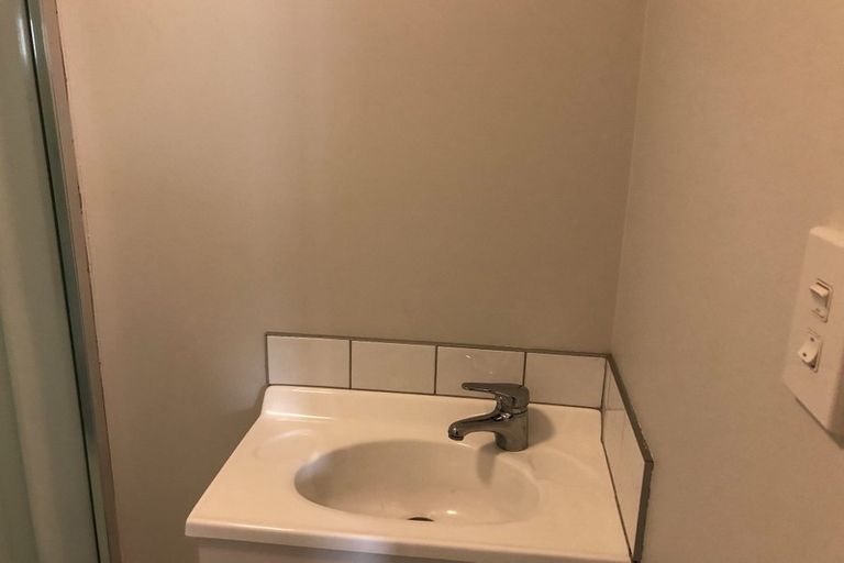 Photo of property in 1/81 Clovelly Road, Bucklands Beach, Auckland, 2012