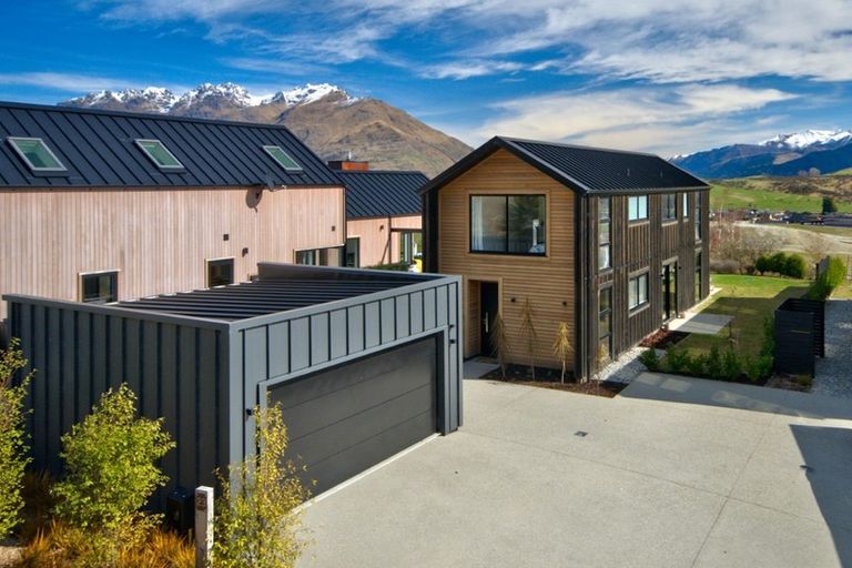 Photo of property in 23 Double Cone Road, Jacks Point, Queenstown, 9371