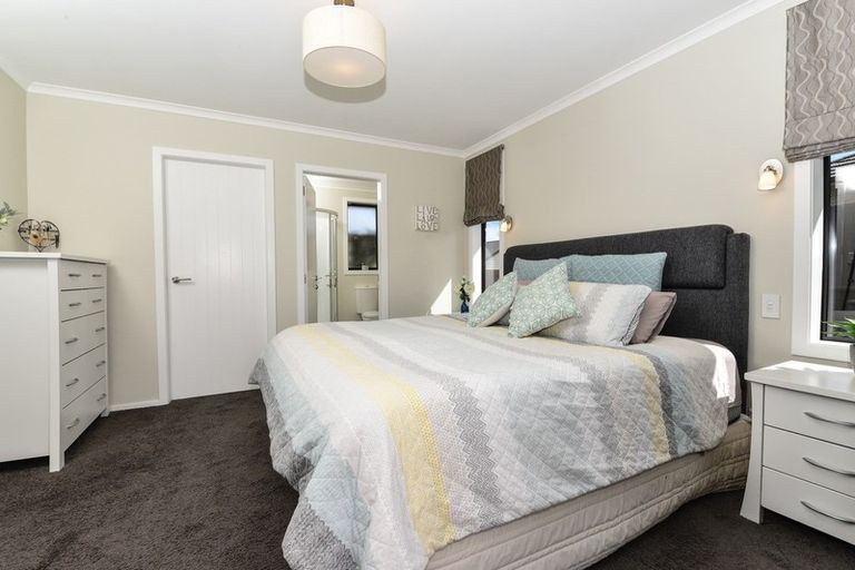 Photo of property in 6 Witehira Way, Flagstaff, Hamilton, 3210