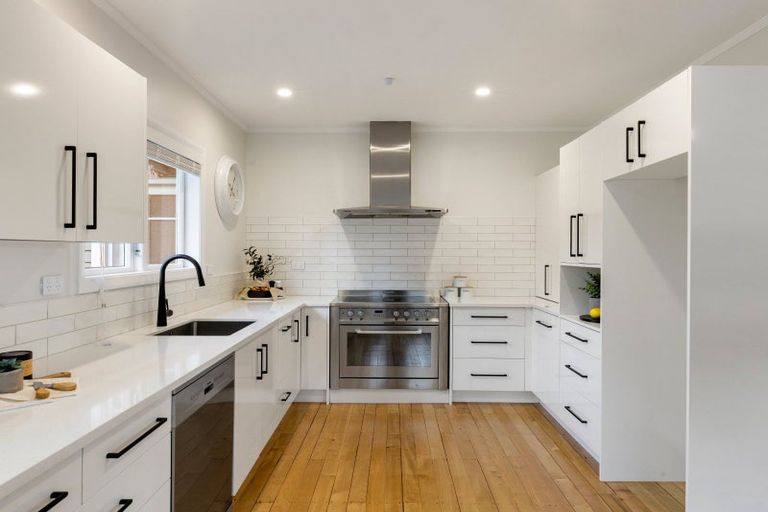 Photo of property in 8 Saint Winifreds Avenue, Hamilton East, Hamilton, 3216