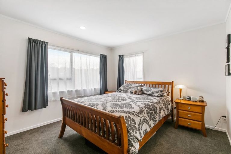 Photo of property in 4 Midgley Road, West Harbour, Auckland, 0618