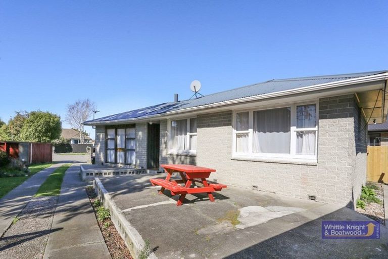 Photo of property in 19 Ian Place, Bishopdale, Christchurch, 8053