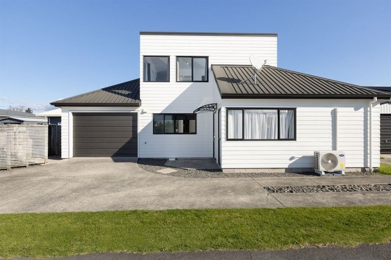 Photo of property in 6b Queen Road, Bellevue, Tauranga, 3110