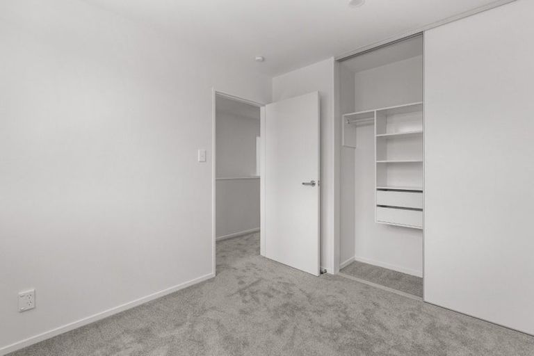 Photo of property in 4 Roberts Road, Matakatia, Whangaparaoa, 0930