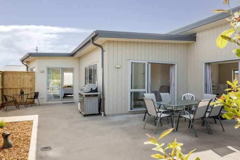 Photo of property in 87 Awatira Drive, Papamoa Beach, Papamoa, 3118