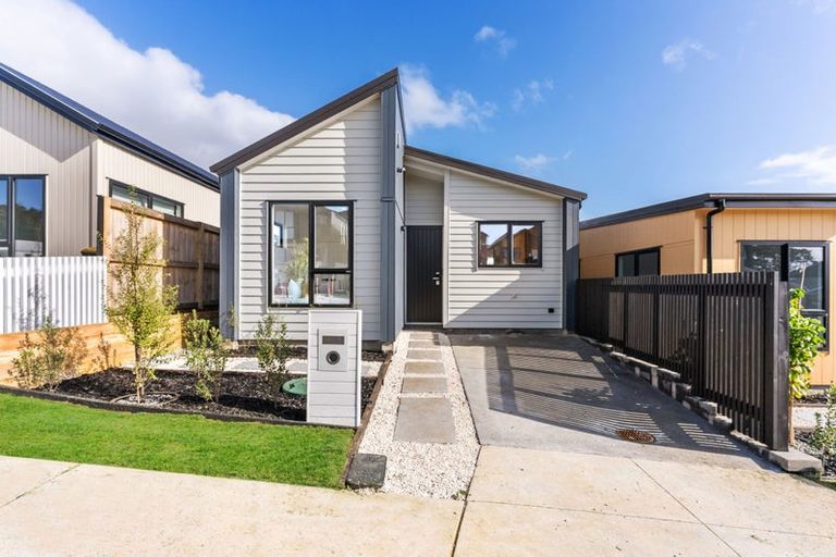 Photo of property in 42 Taukahiwi Road, Pukekohe, 2120
