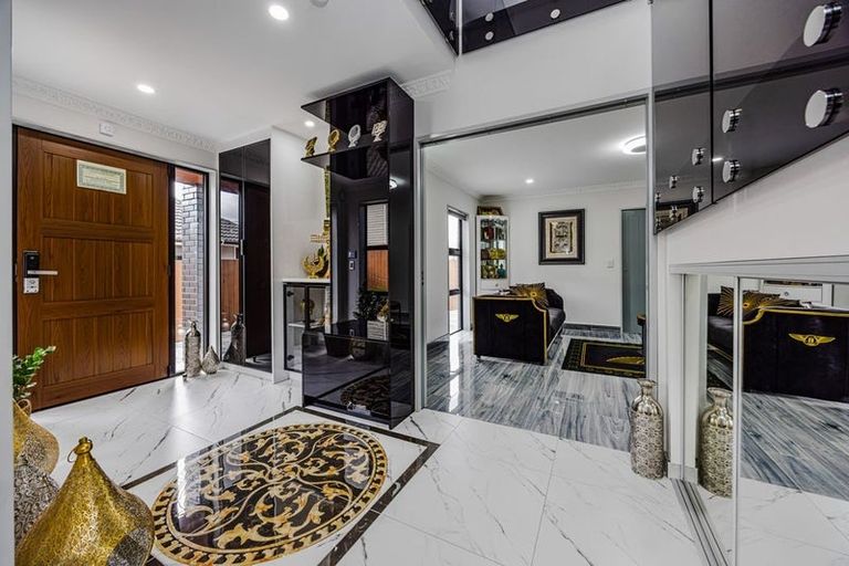 Photo of property in 29a Plumley Crescent, Mangere, Auckland, 2022