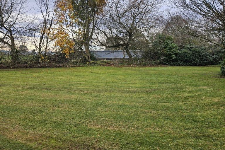 Photo of property in 74 Riverbank Road, Inch Clutha, Kaitangata, 9281