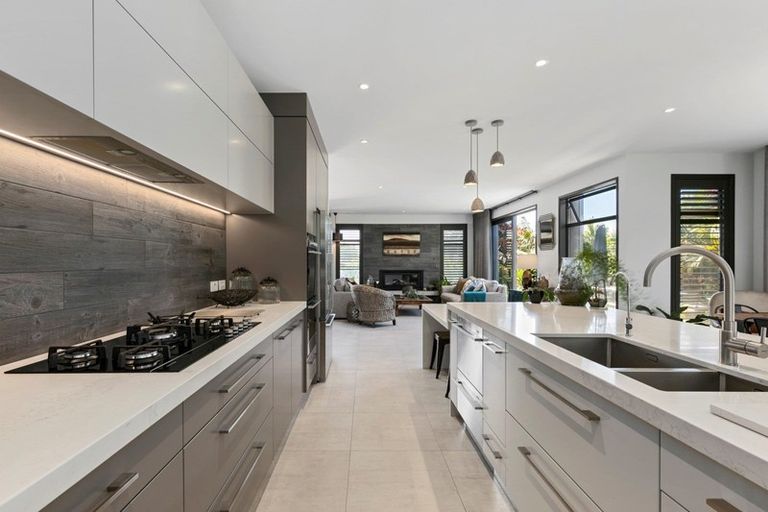 Photo of property in 563 Grenada Street, Papamoa Beach, Papamoa, 3118