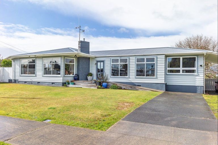 Photo of property in 230 Cambridge Street, Levin, 5510