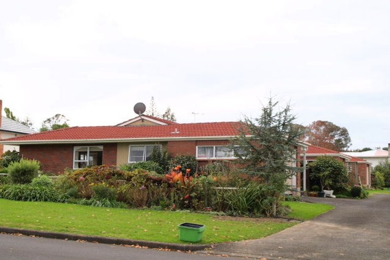 Photo of property in 1/74 Howe Street, Howick, Auckland, 2014