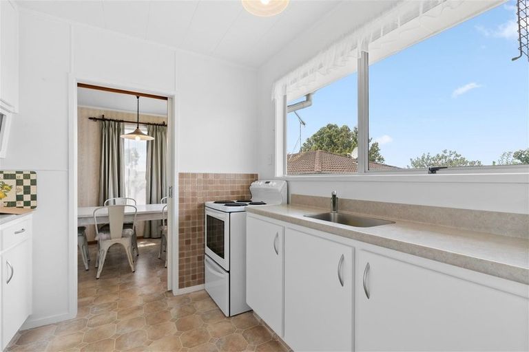 Photo of property in 11 Astor Place, Manurewa, Auckland, 2102