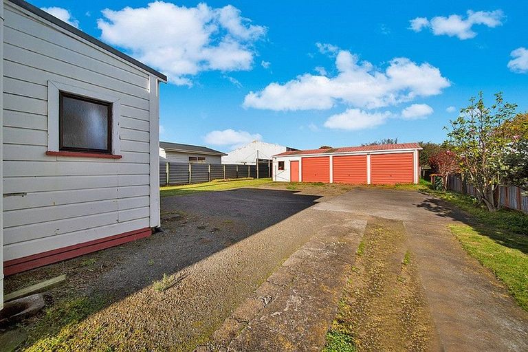 Photo of property in 94 Argyle Street, Hawera, 4610