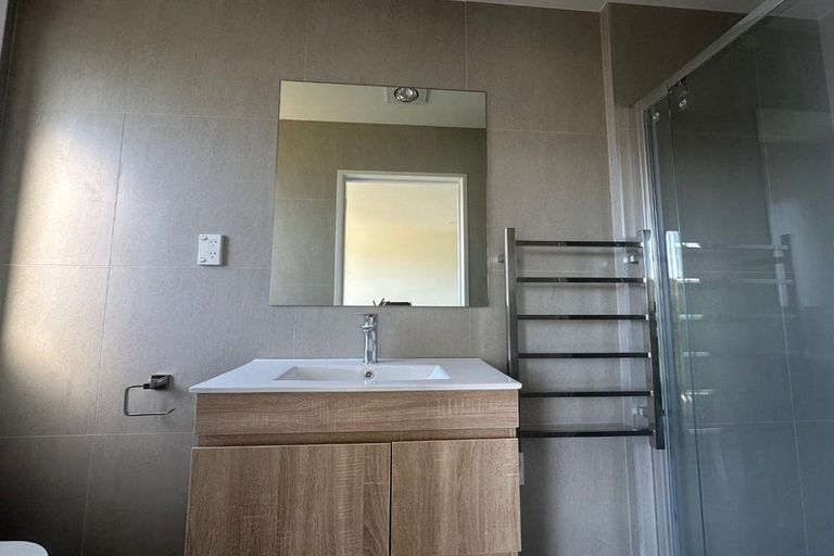 Photo of property in 8/28 Ludlow Terrace, Totara Vale, Auckland, 0627