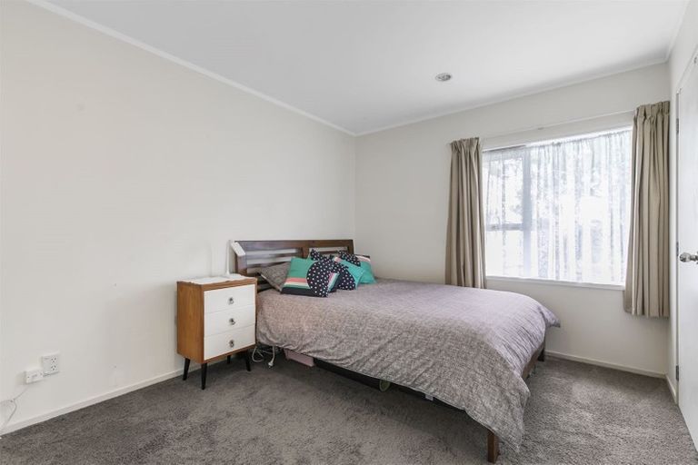 Photo of property in 30 Taurus Crescent, Beach Haven, Auckland, 0626