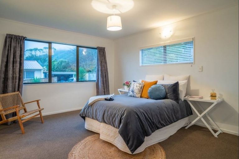 Photo of property in 19a Huia Street, Waikanae, 5036