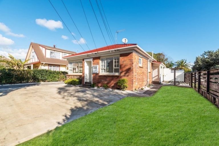 Photo of property in 1/23 Hamilton Road, Papatoetoe, Auckland, 2025