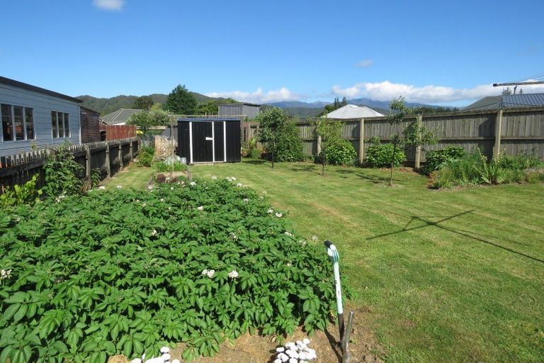 Photo of property in 2 Crampton Road, Reefton, 7830