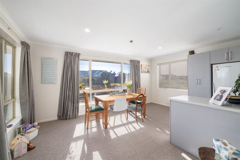 Photo of property in 25 Walnut Way, Rangiora, 7400