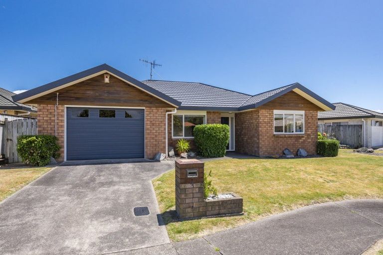 Photo of property in 4 Monterosso Place, Paraparaumu Beach, Paraparaumu, 5032