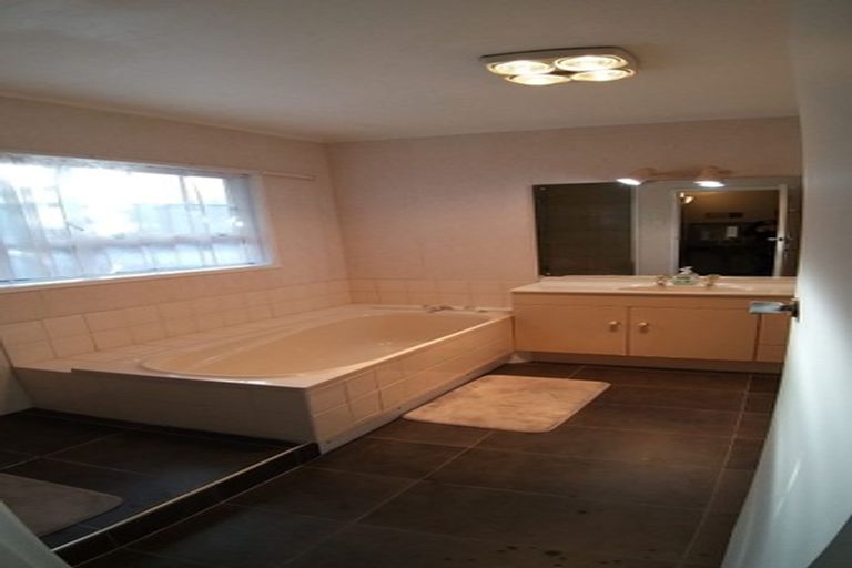 Photo of property in 40 Priestley Drive, Bucklands Beach, Auckland, 2014